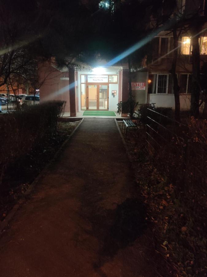 Eric'S Cozy Apartment 티미쇼아라 외부 사진